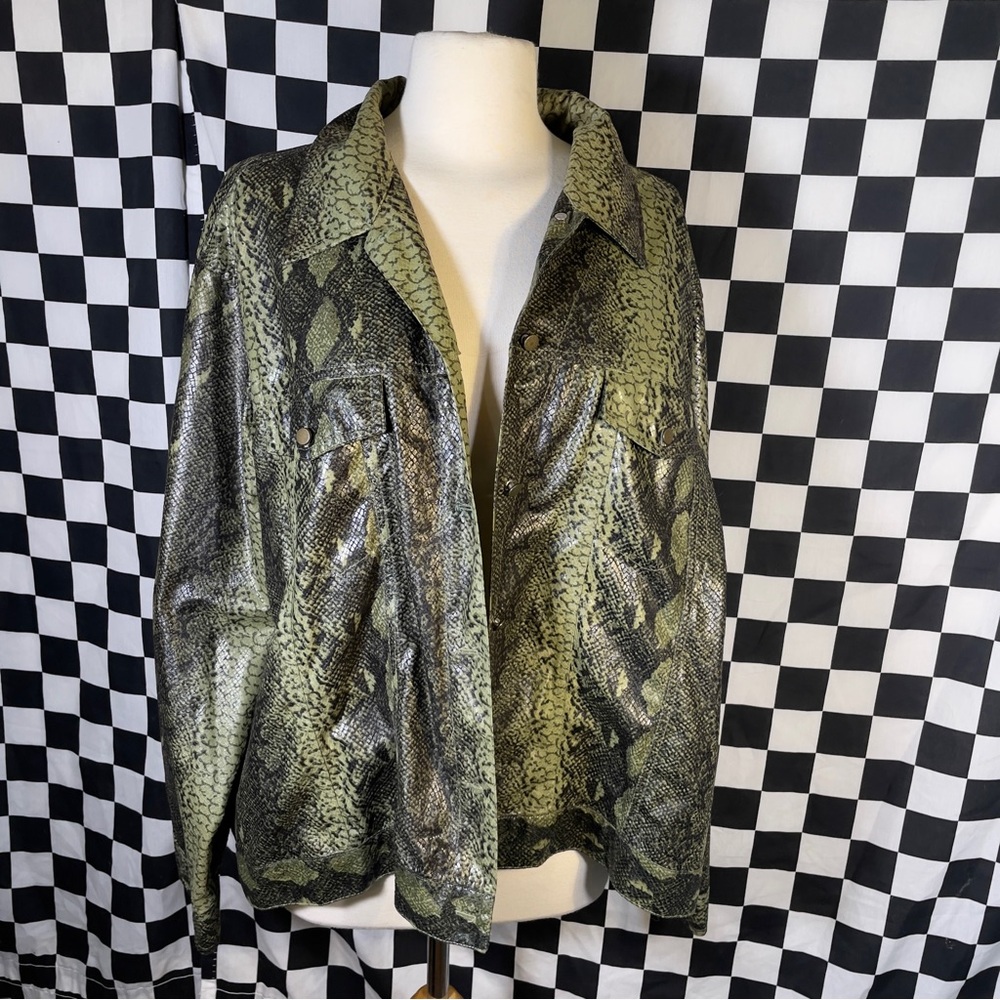 Green Snake jacket Quizz Woman & Co
